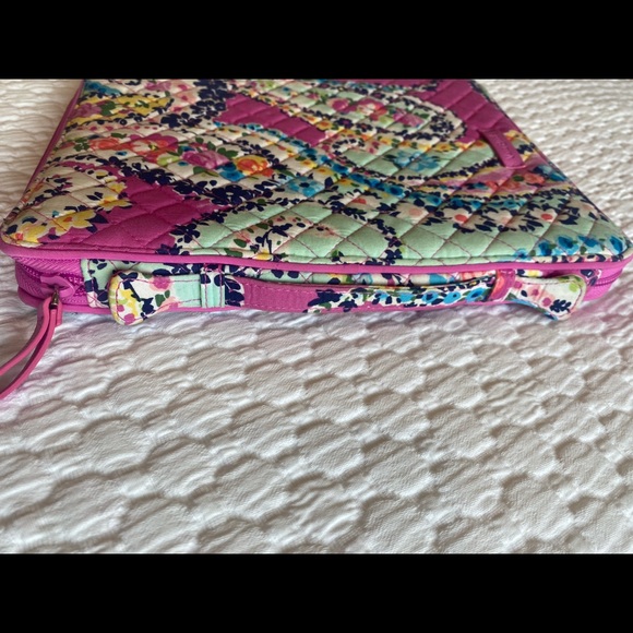 Vera Bradley Multi-Use Computer Case - Picture 3 of 11